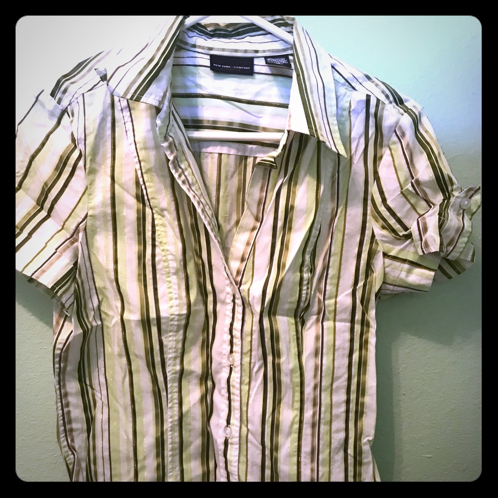 Short sleeve button down top